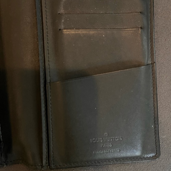 Louis Vuitton Men’s Wallet - Picture 2 of 4